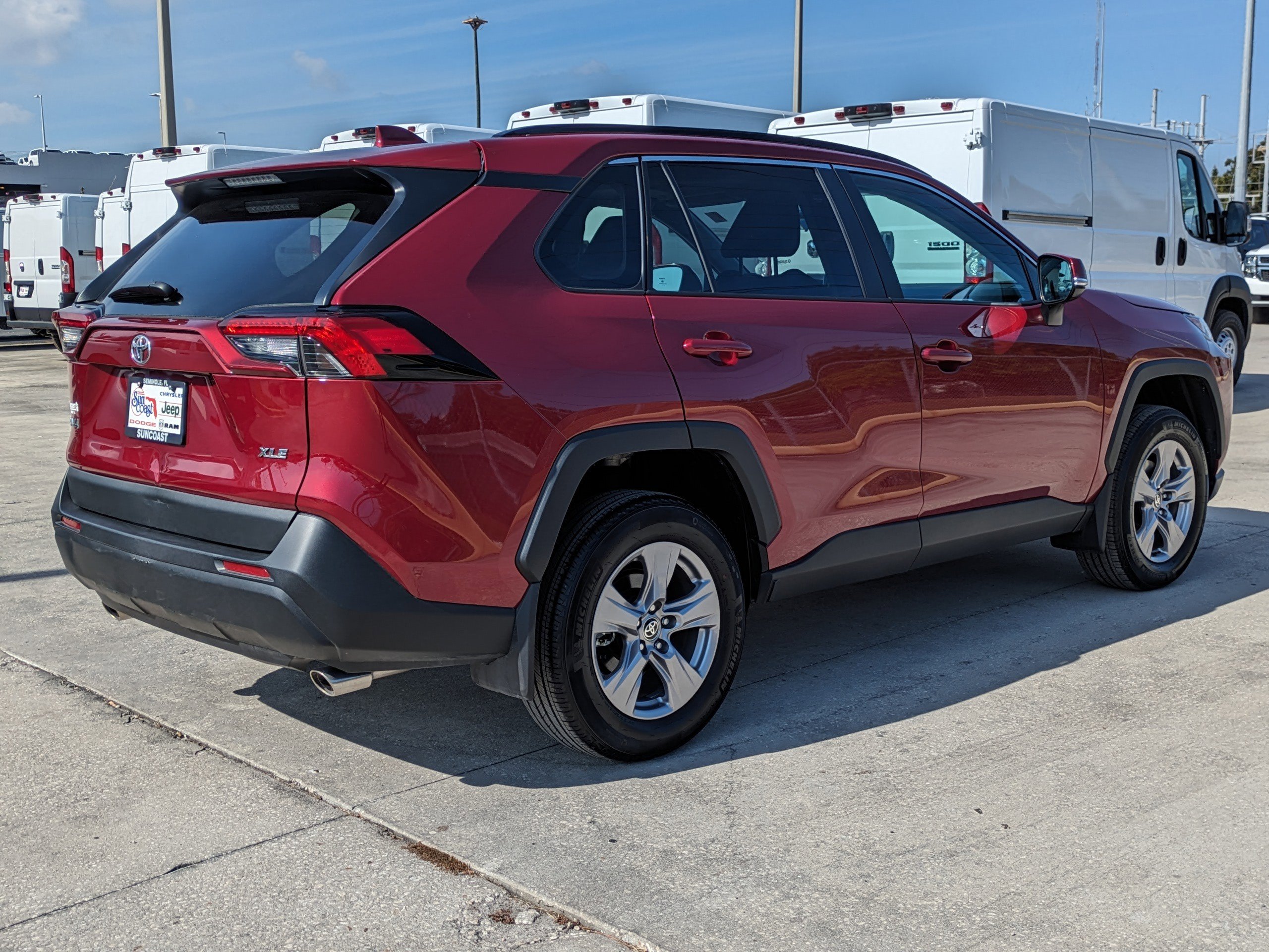 2025 Toyota RAV4 XLE photo 4