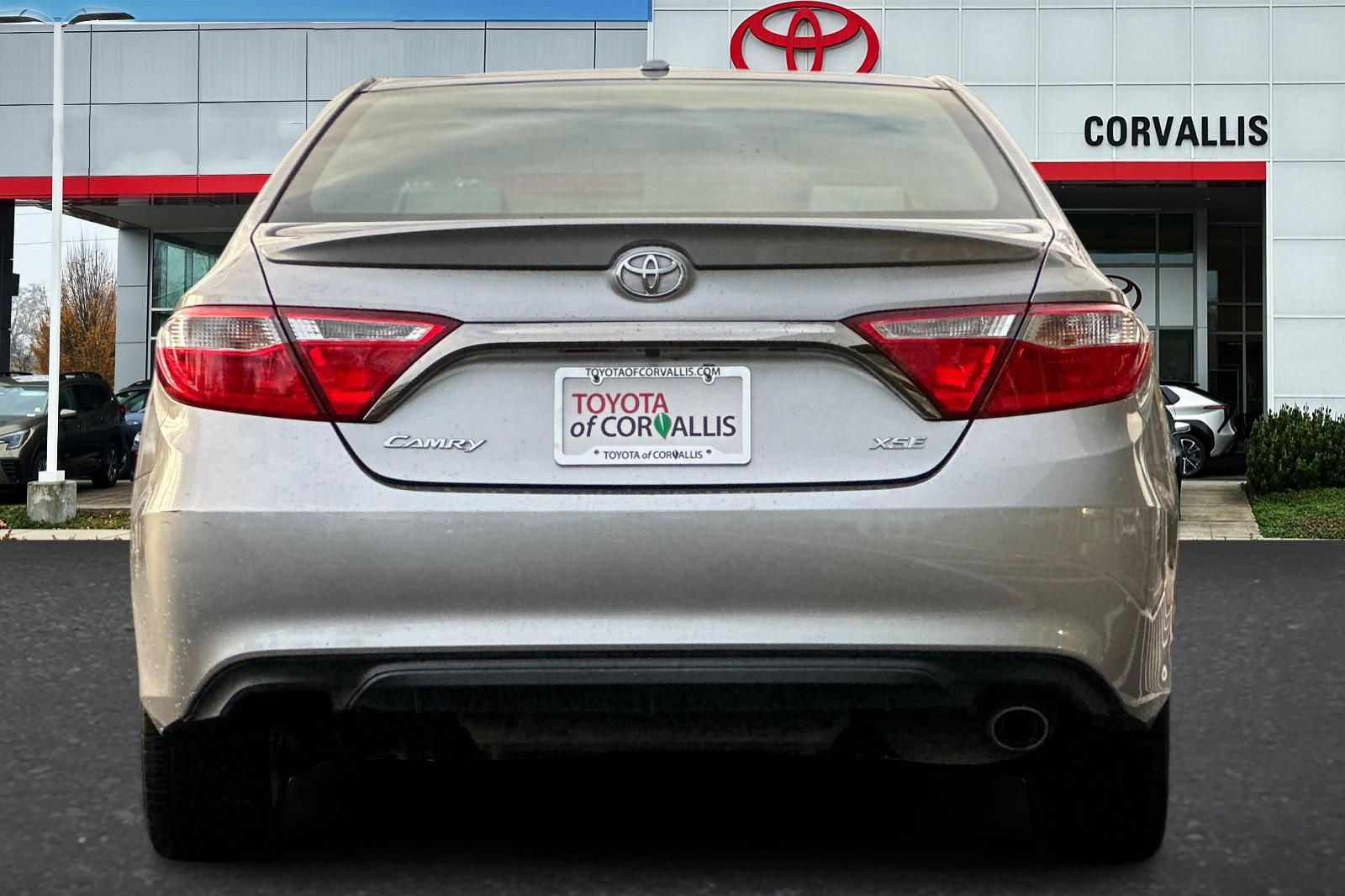 2015 Toyota Camry XSE photo 4