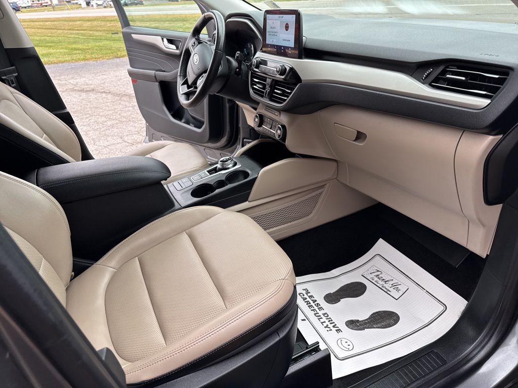 2021 Ford Escape Hybrid SEL photo 18