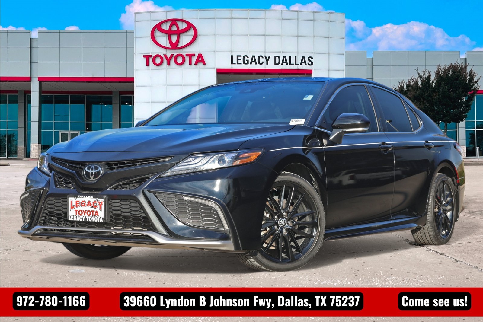2024 Toyota Camry XSE's photo
