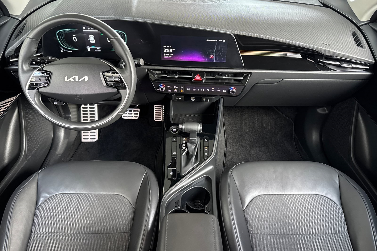 2023 Kia Niro EX photo 3