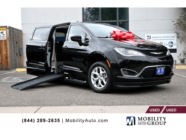 Pre-Owned 2020 Chrysler Pacifica Touring L Mobility Handicap Van