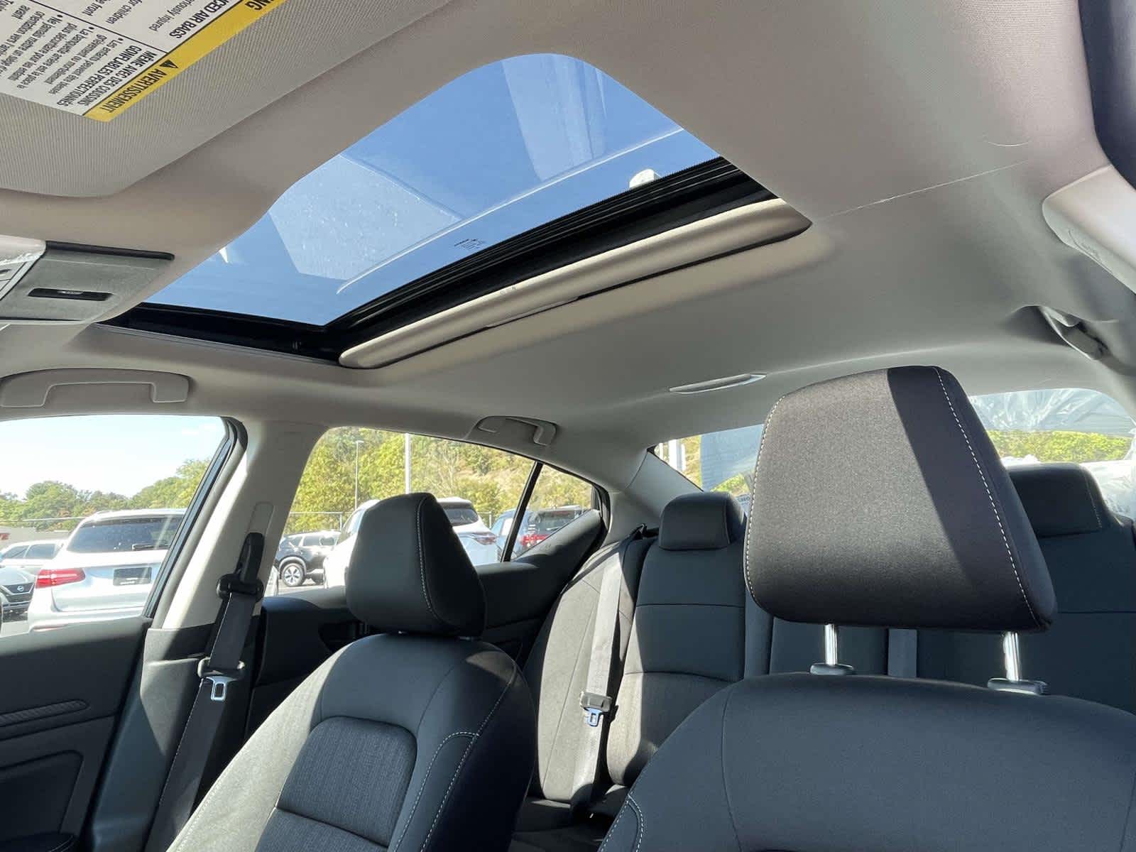 2025 Nissan Altima 2.5 SV photo 14