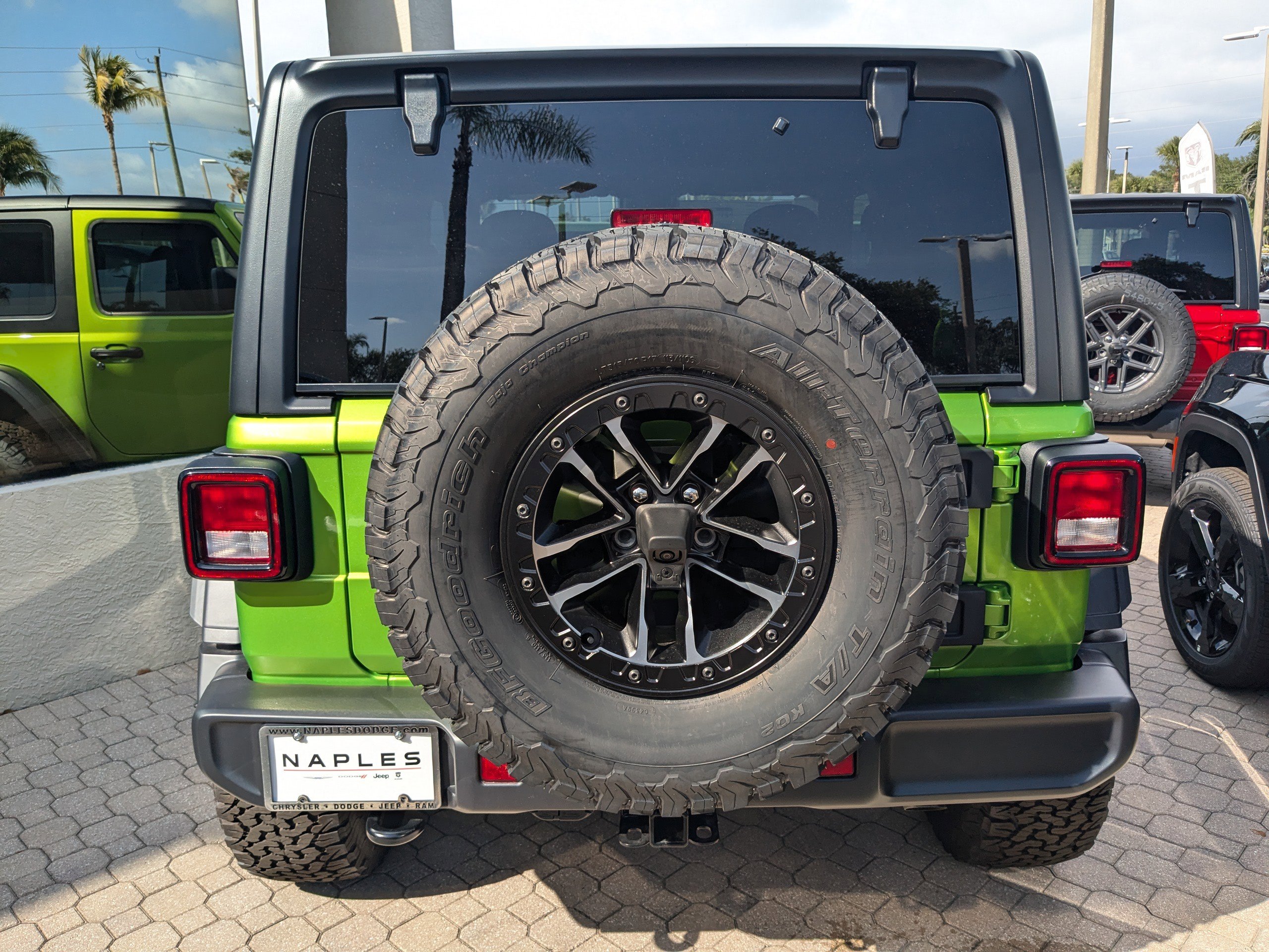 2025 Jeep Wrangler Willys photo 6