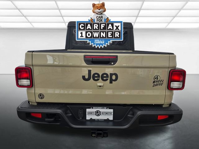 2022 Jeep Gladiator Willys photo 2