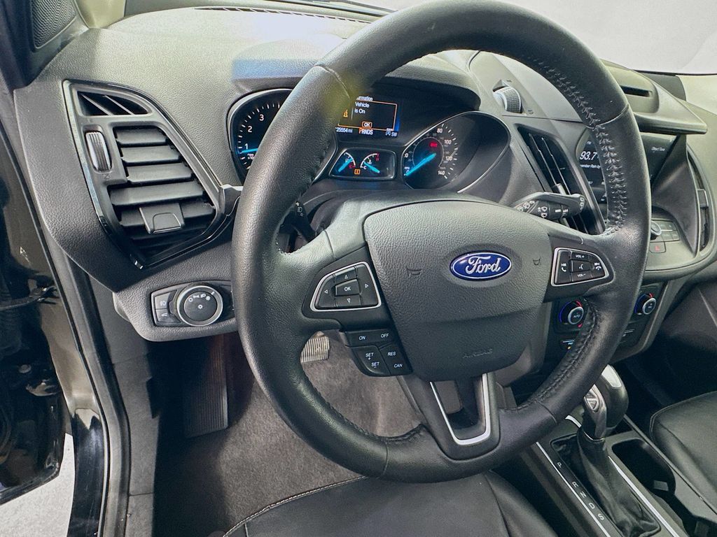 2018 Ford Escape SEL photo 11