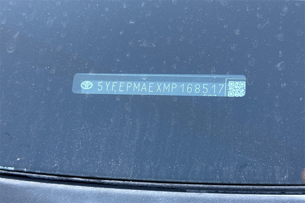 2021 Toyota Corolla LE photo 3