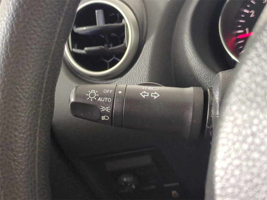 2012 Nissan Rogue SV photo 23