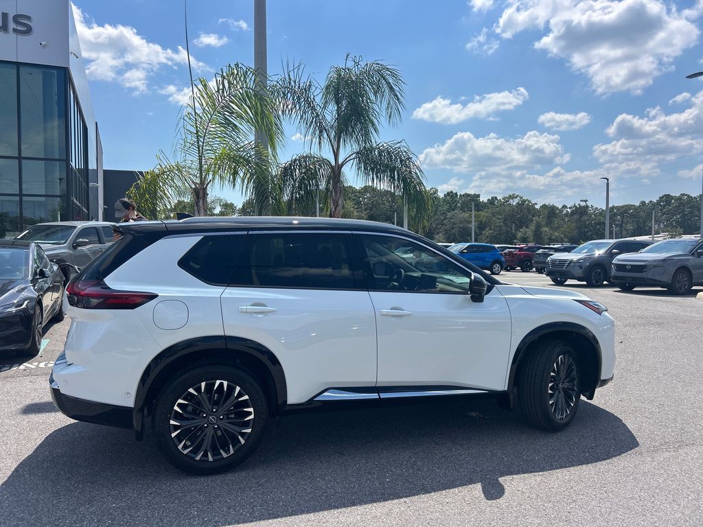 2026 Nissan Rogue Platinum photo 8