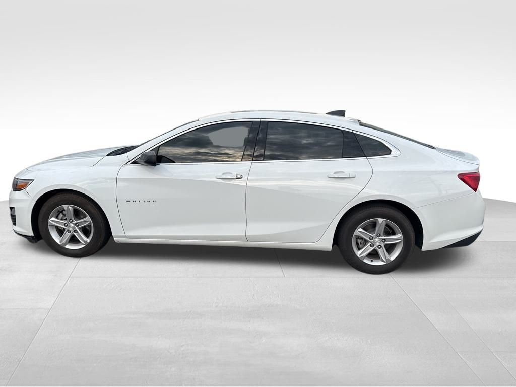 2023 Chevrolet Malibu LS photo 11
