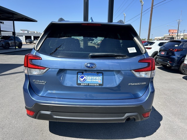 2021 Subaru Forester Premium photo 5