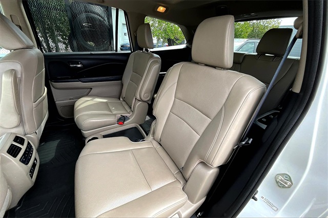 2016 Honda Pilot Elite photo 27