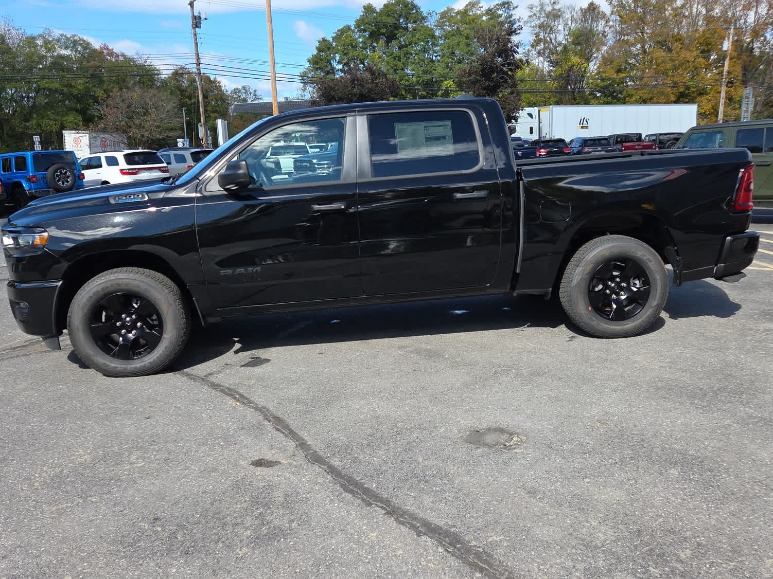 2025 Ram 1500 Tradesman photo 4