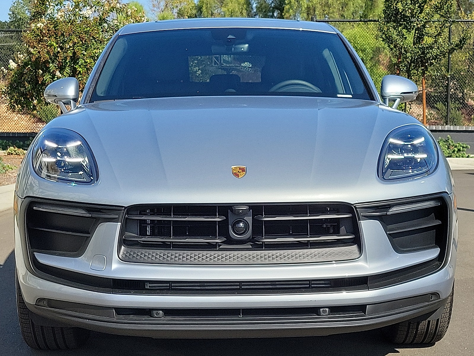 2025 Porsche Macan T photo 8
