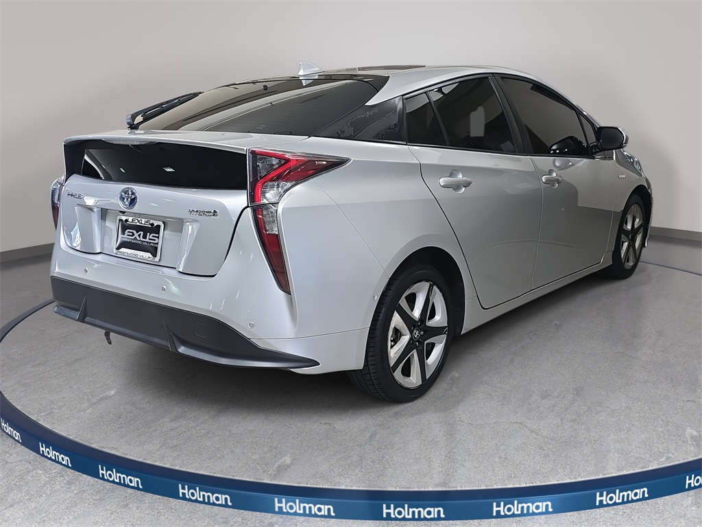 2018 Toyota Prius Three photo 6