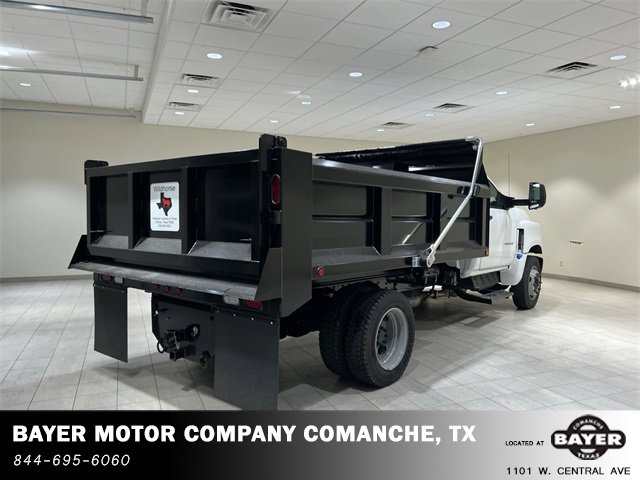 2023 Chevrolet Silverado 6500HD Work Truck photo 3