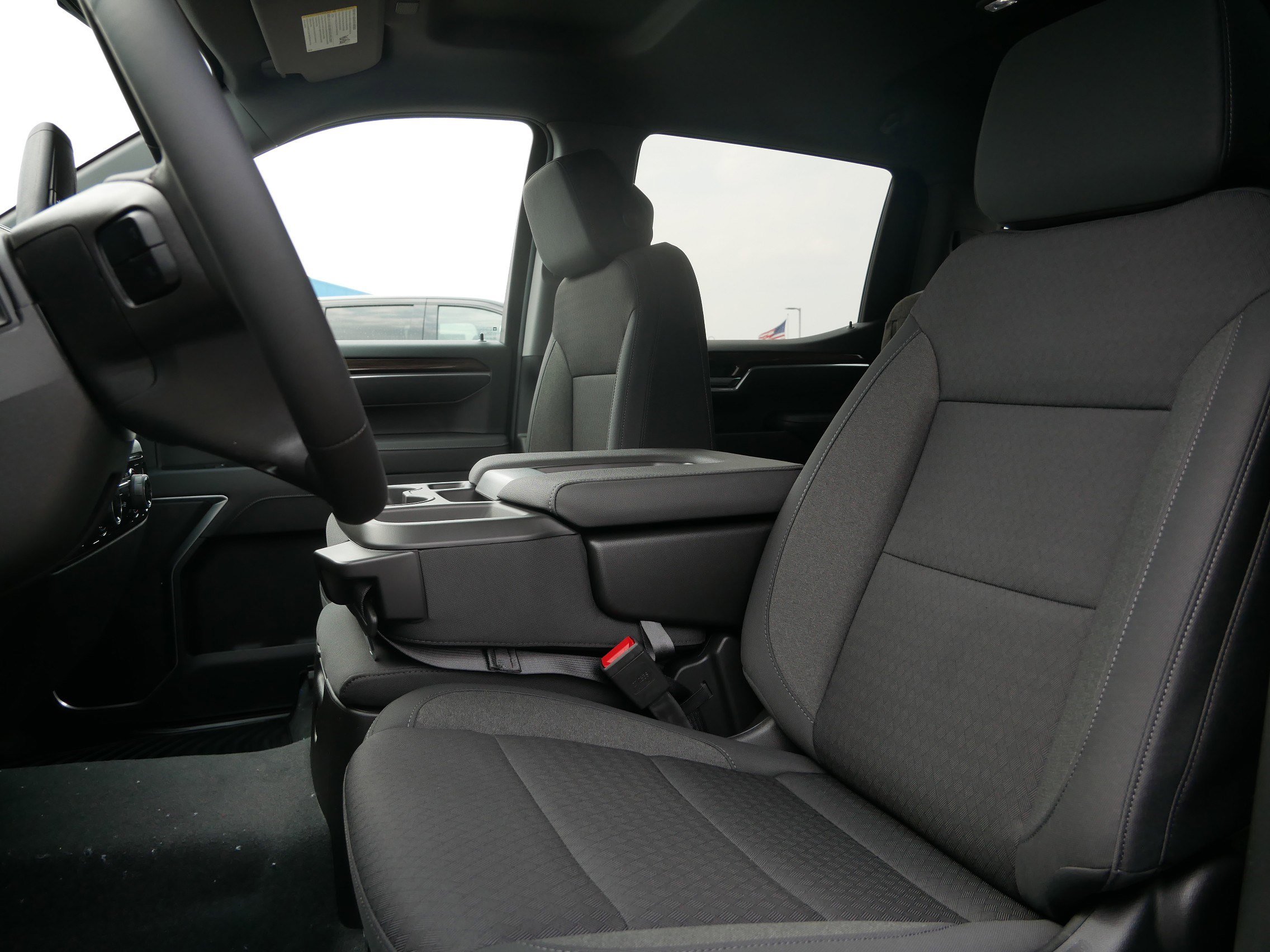 2026 Chevrolet Silverado 1500 LT photo 4