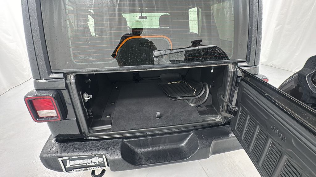 2021 Jeep Wrangler Unlimited Sport photo 15