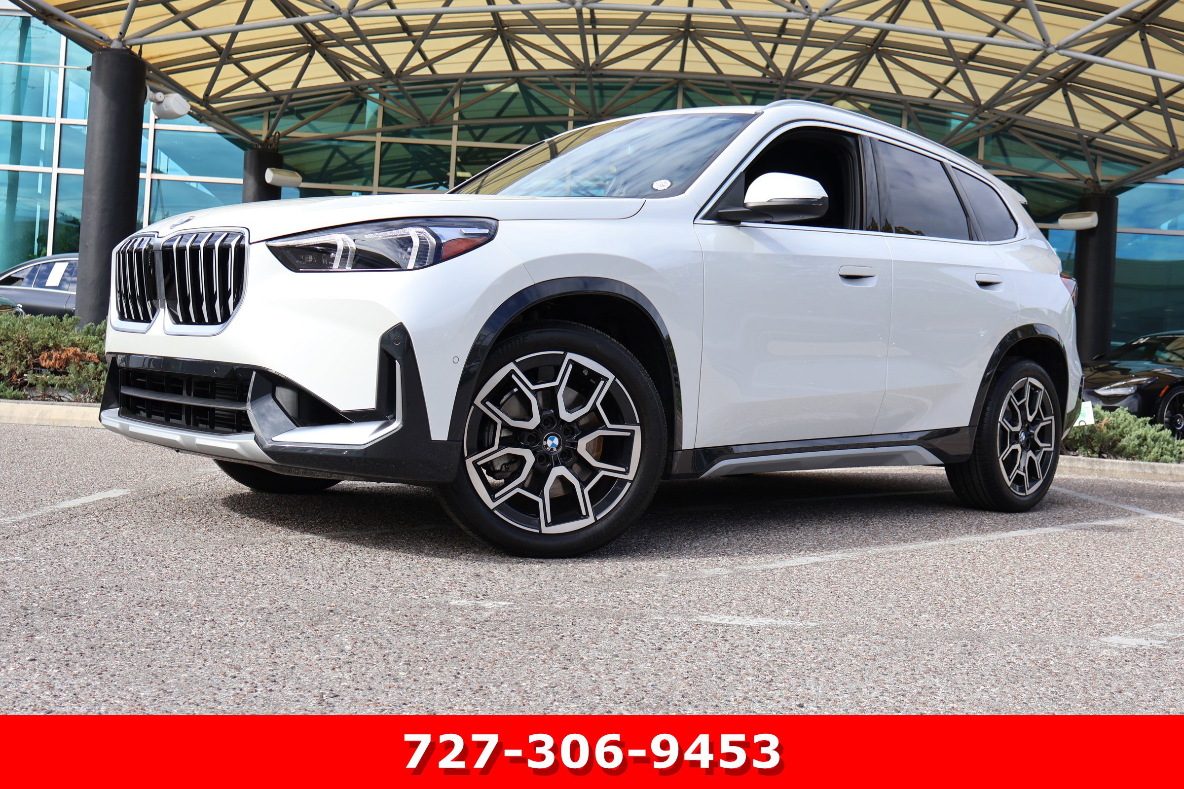 2025 BMW X1 28i's photo