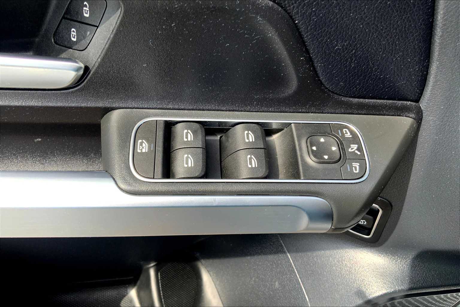 2023 Mercedes Benz GLB 250 4MATIC photo 32