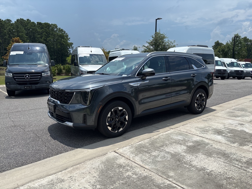 2024 Kia Sorento S photo 4