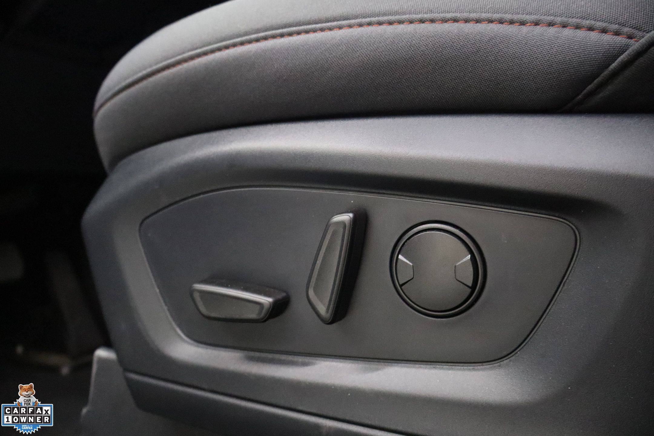 2025 Ford Explorer photo 14