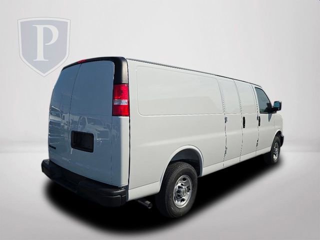 2025 Chevrolet Express Cargo 2500 photo 4