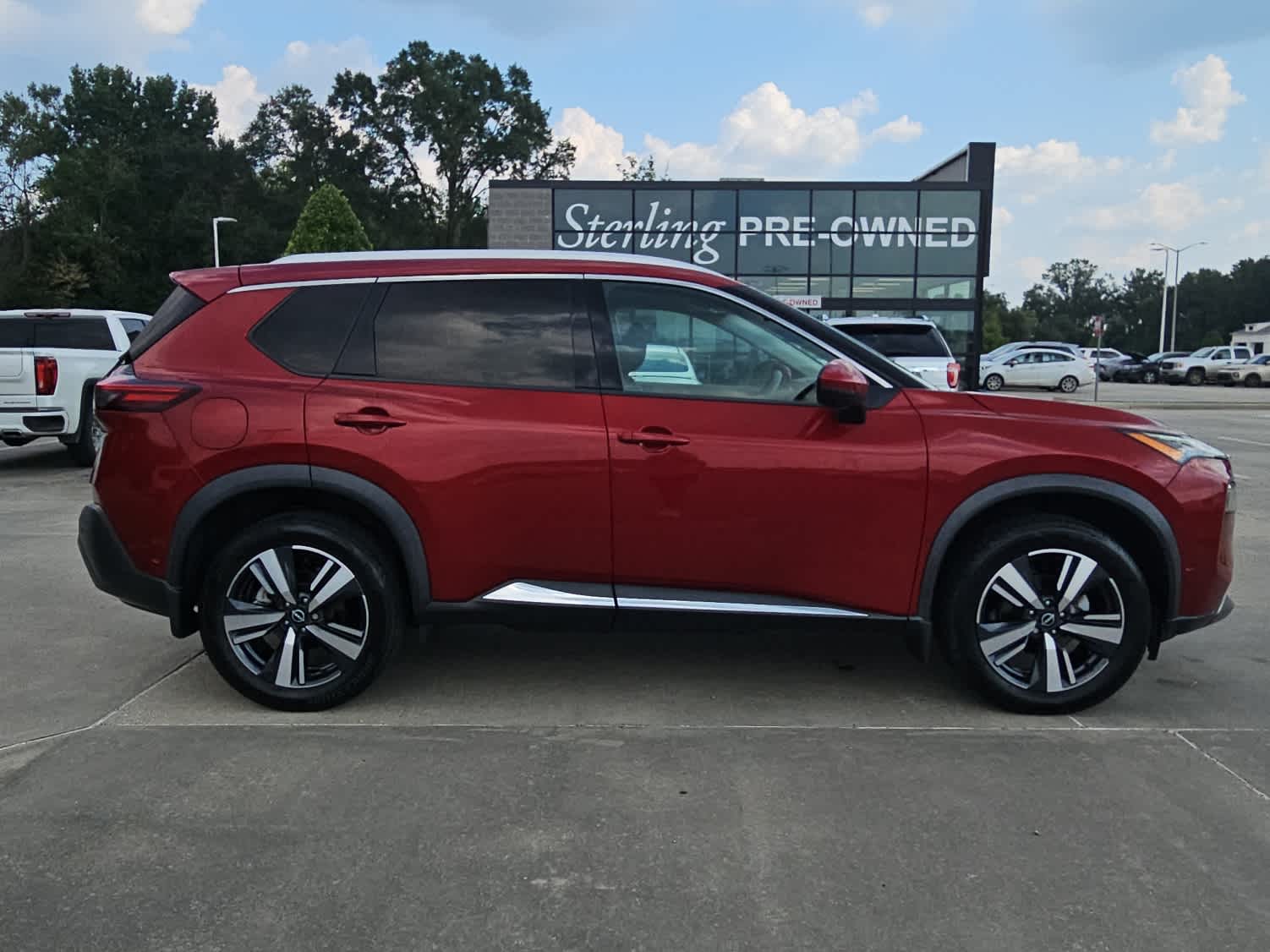 2023 Nissan Rogue SL's photo