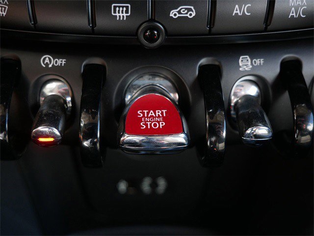 2018 Mini Cooper 2 Door Hardtop Base photo 19