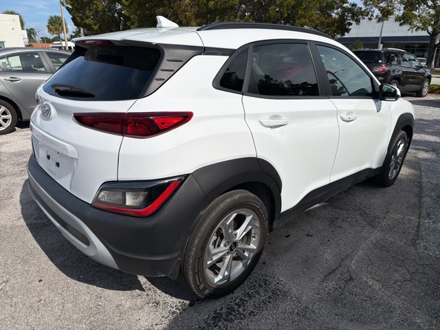 2022 Hyundai Kona SEL photo 3