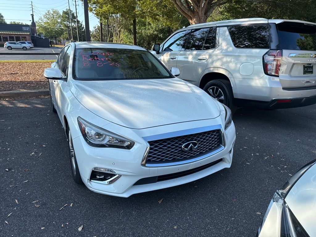 2022 Infiniti Q50 LUXE photo 2