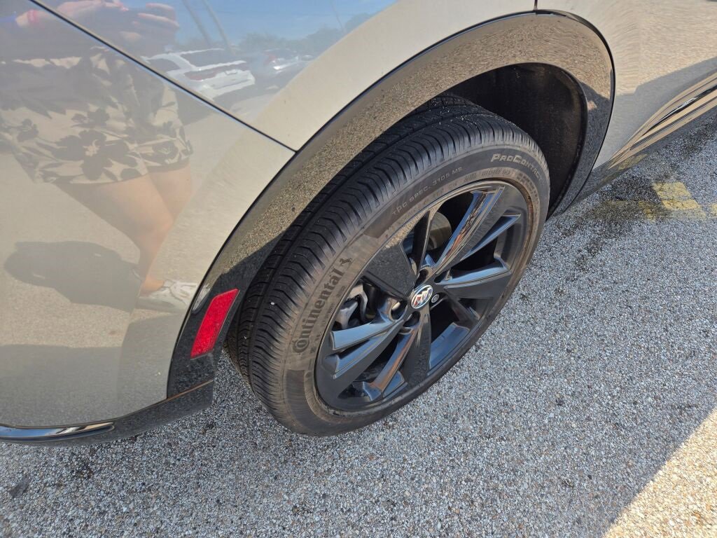 2023 Buick Envision Essence photo 12
