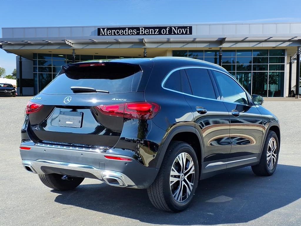 2025 Mercedes Benz GLA 250 4MATIC photo 4