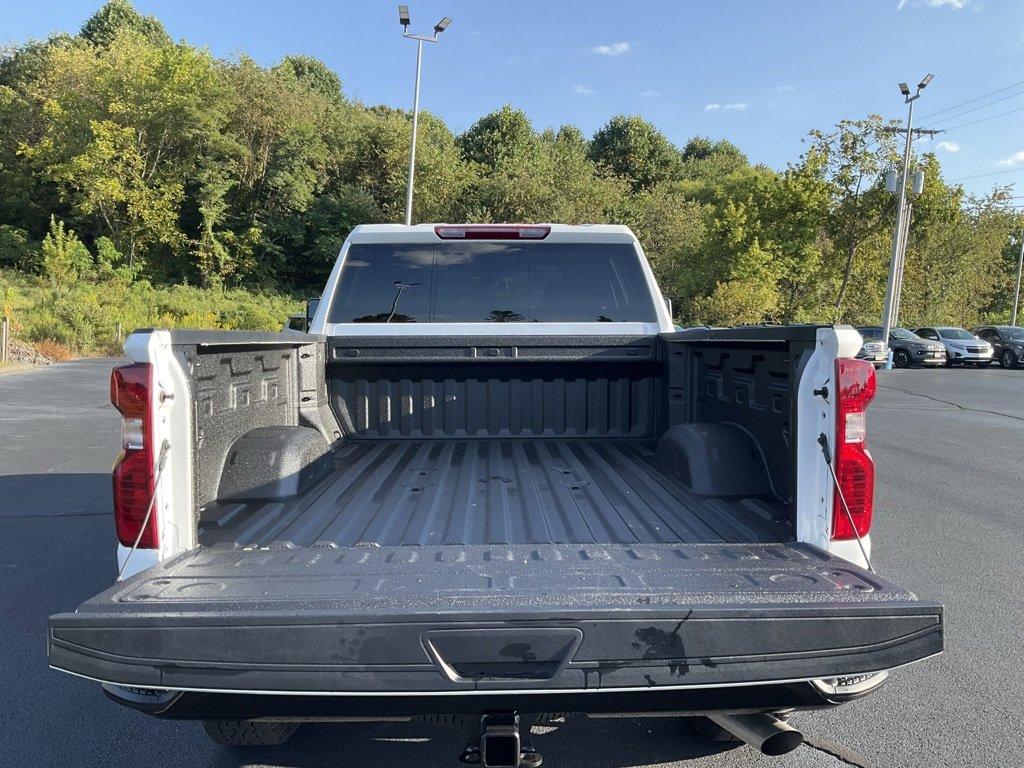 2025 Chevrolet Silverado 2500HD Custom photo 13