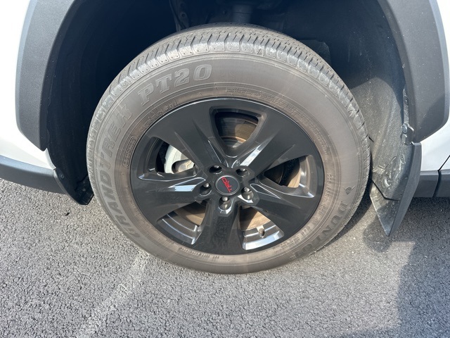 2021 Toyota RAV4 XLE photo 5