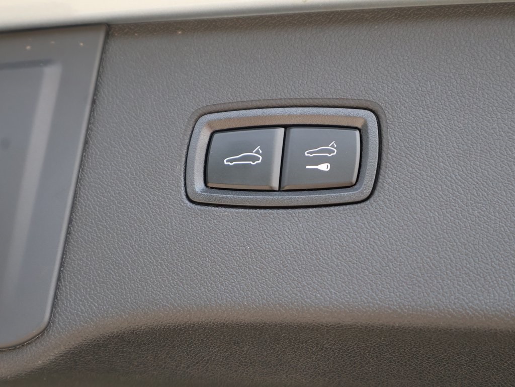 2024 Porsche Cayenne S photo 16