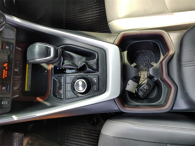 2019 Toyota RAV4 Limited photo 22