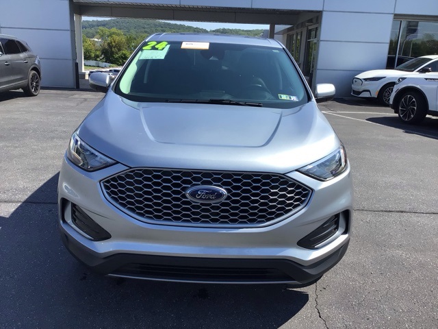 2024 Ford Edge SEL photo 2