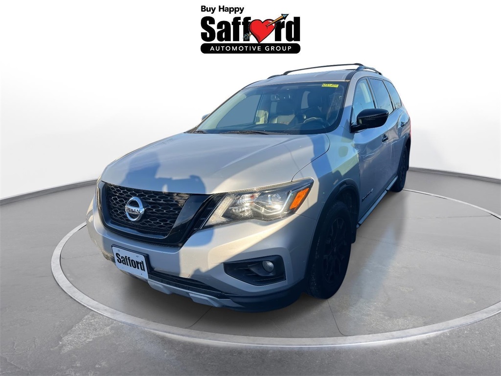 2020 Nissan Pathfinder SV's photo