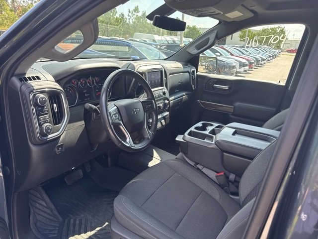 2021 Chevrolet Silverado 1500 RST photo 2