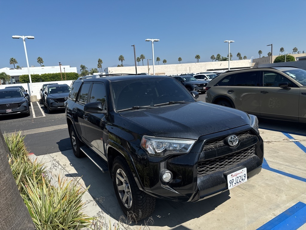 2016 Toyota 4Runner SR5 photo 10