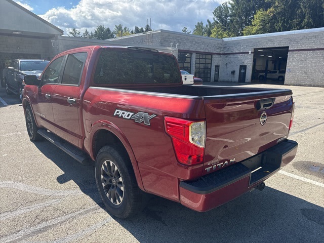 2019 Nissan Titan PRO-4X photo 2