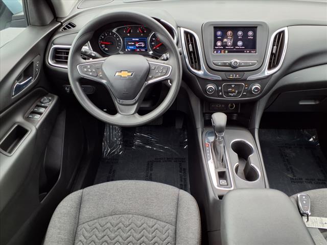 2022 Chevrolet Equinox LT photo 2