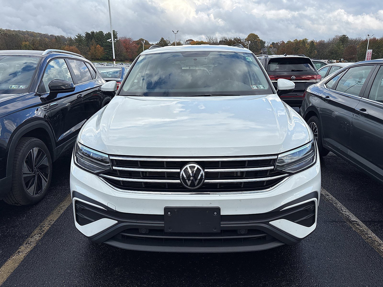 2022 Volkswagen Tiguan S photo 2