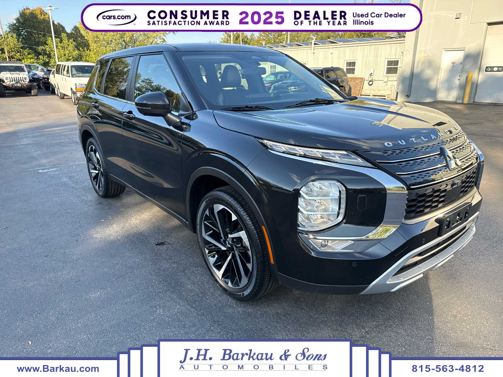 2024 Mitsubishi Outlander SE's photo