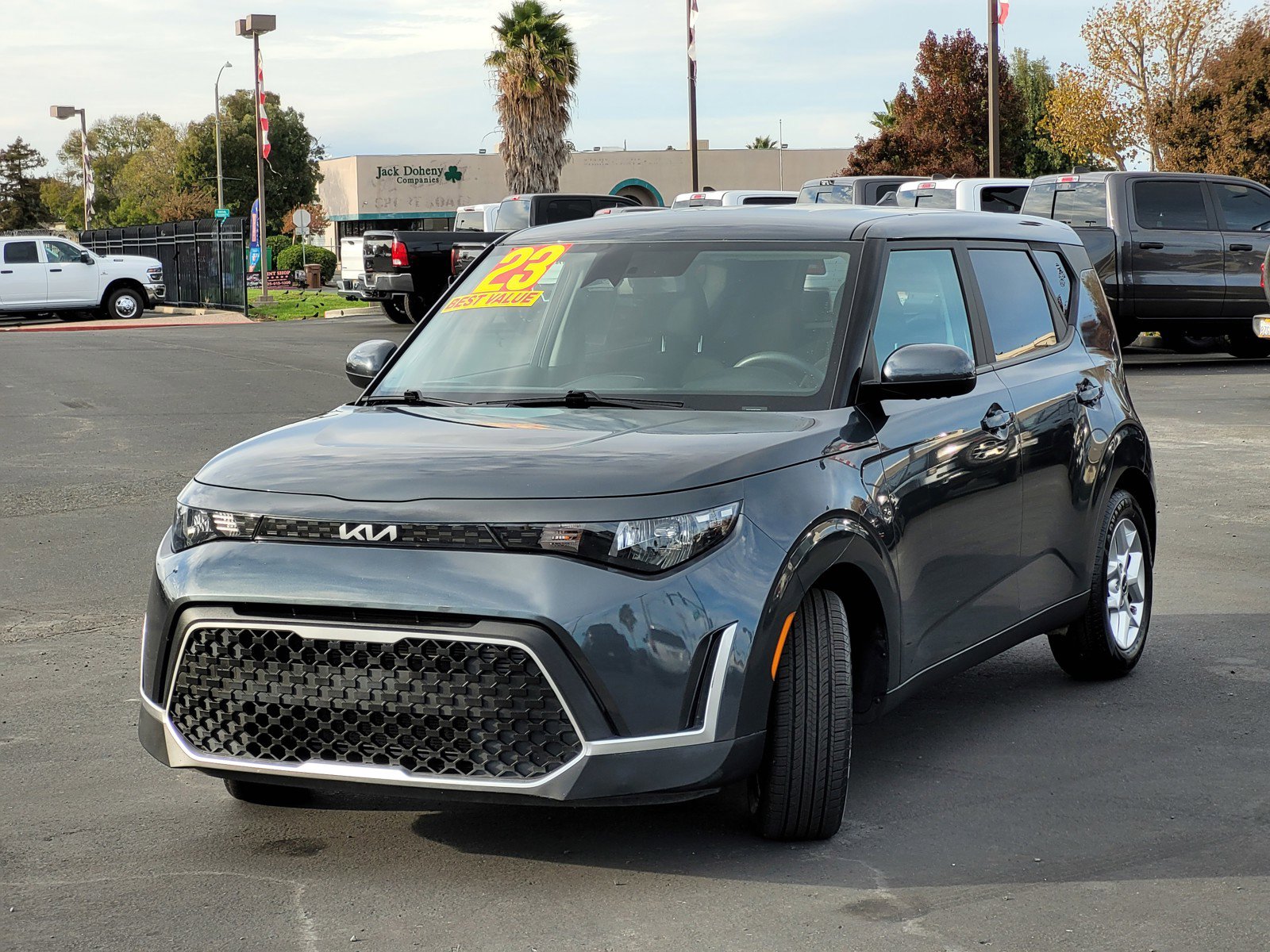 2023 Kia Soul LX photo 2