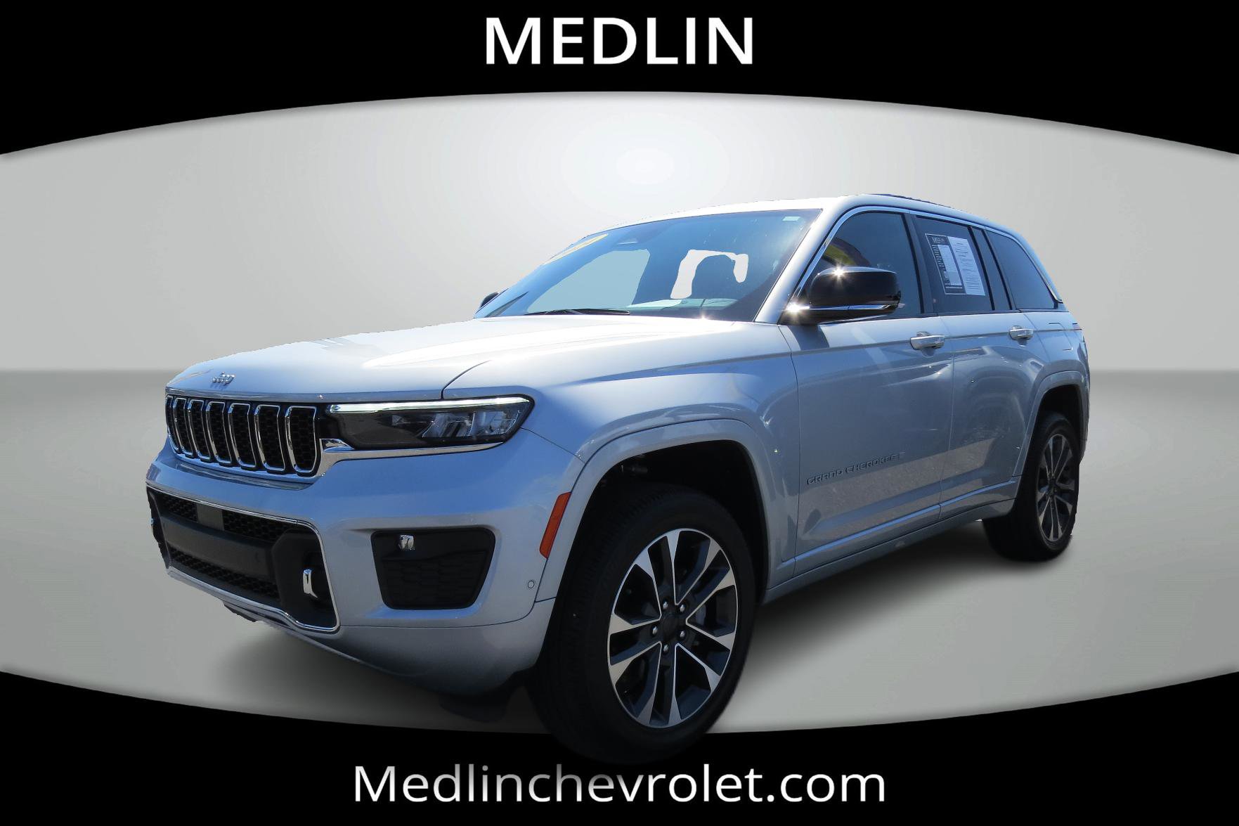2024 Jeep Grand Cherokee Overland photo 4