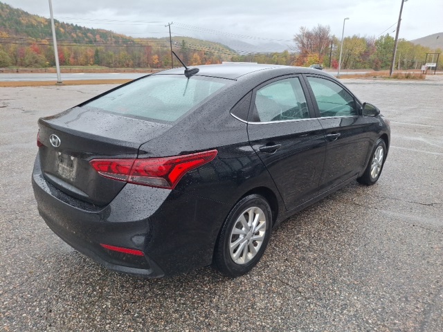 2022 Hyundai Accent SEL photo 3