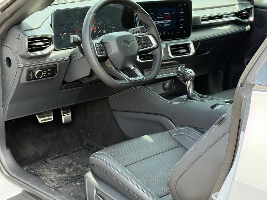 2025 Ford Mustang GT Premium photo 6