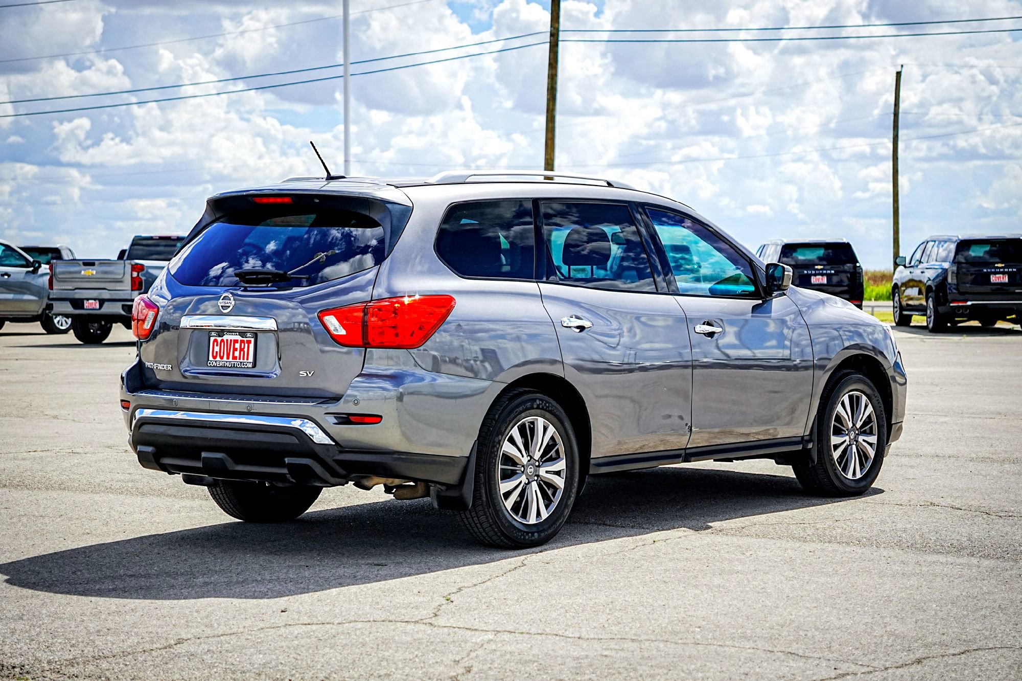 2017 Nissan Pathfinder SV photo 4